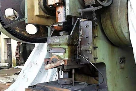 【生铝回收】商洛山阳十里铺不锈钢工作台回收 废弃变压器设备